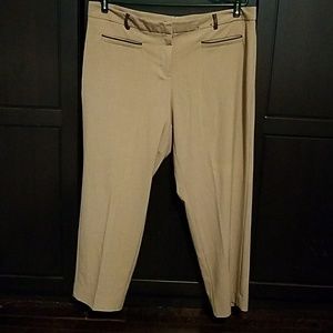Dark cream pants with dark brown accents 14p